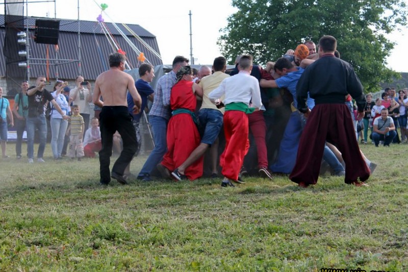 У Тростянецькому районі відбувся національно-патріотичний фестиваль козацької культури «Батозька битва»